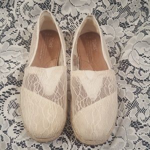 *Like New" Toms Lace Ivory Rope Classic Slip On